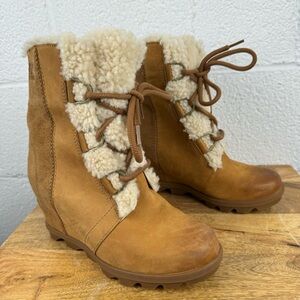 Sorel Joan Of Arctic Wedge II Shearling Camel Women's Size 7